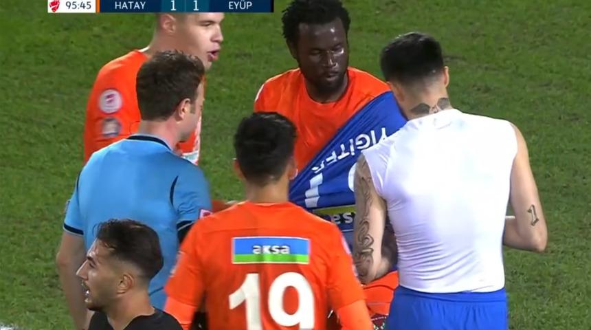 10 kişi kalan Hatayspor'da Mame Diouf kaleye geçti!