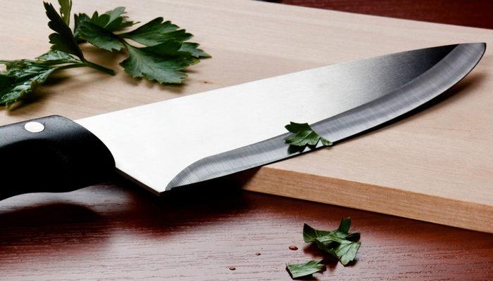 Körelmiş bıçaklarınızı hayata döndürün! Evde uygulayabileceğiniz pratik ve etkili bıçak bileme yöntemleri