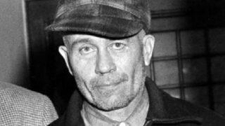 Hem öldürdü hem de ceset çaldı! Kurbanlarını parçalayarak ev eşyası yapan seri katil: Ed Gein