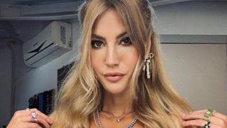 Çağla Şıkel sütyensiz paylaşımıyla Instagram'ı salladı!