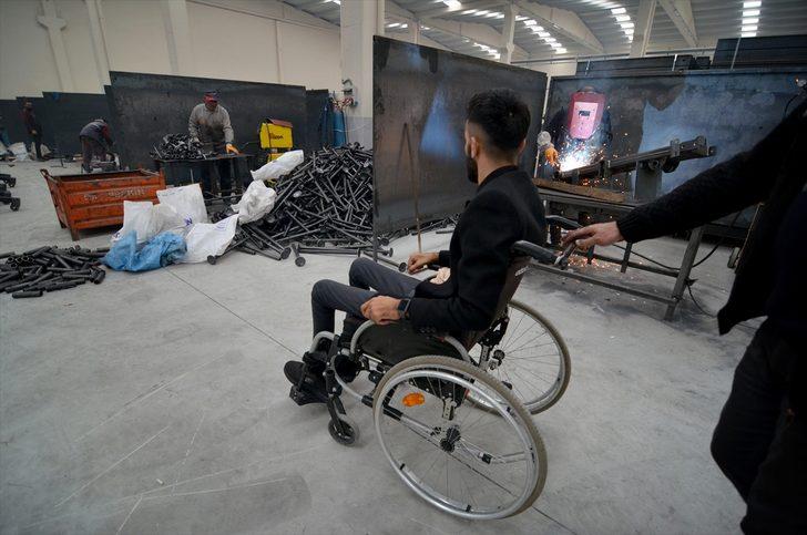 İstanbul'da denize atlarken boynu kırılan genç iyileşme azmiyle yaşıyor G4