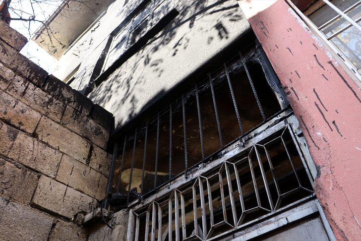 GÜNCELLEME - Gaziantep'te okulda çıkan yangın söndürüldü G3