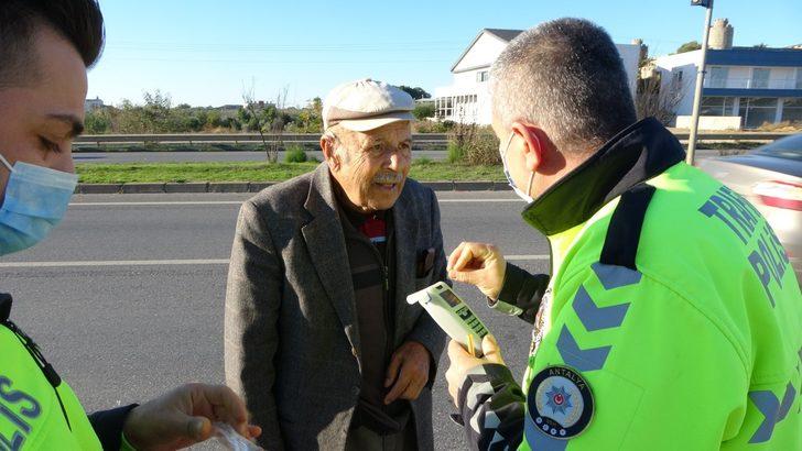 Önündeki araca çarpan 83 yaşındaki sürücü karakola gitmemek için direndi: Kulağım duymaz, gözüm görmez, yüzde 81 engelli raporum var G1