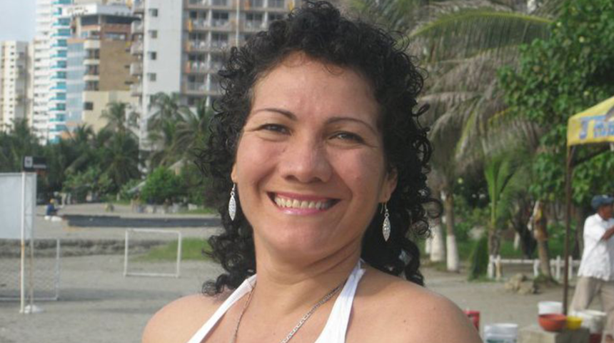 İnsanları uzaylıların yarattığını düşünen UFO tutkunu kadın, göğüslerini kapatmayı reddetti! Para cezasına çarptırıldı