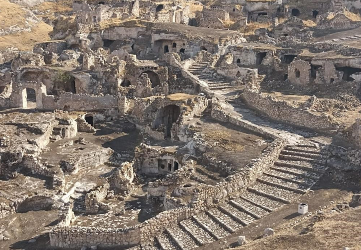 Tarihi antik döneme kadar uzanan Hasankeyf kalesi yeniden turizme açıldı
