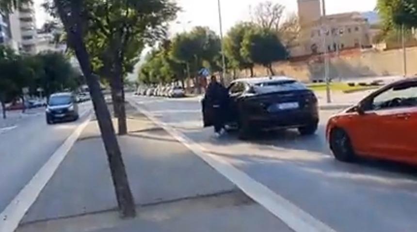 Samuel Umtiti'nin arabasının önünü kestiler! Arabadan inip...