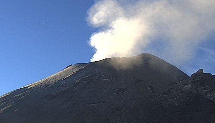 Meksika'daki Popocatepetl Yanardağı’nda patlama! Merak uyandıran ışık kümesi