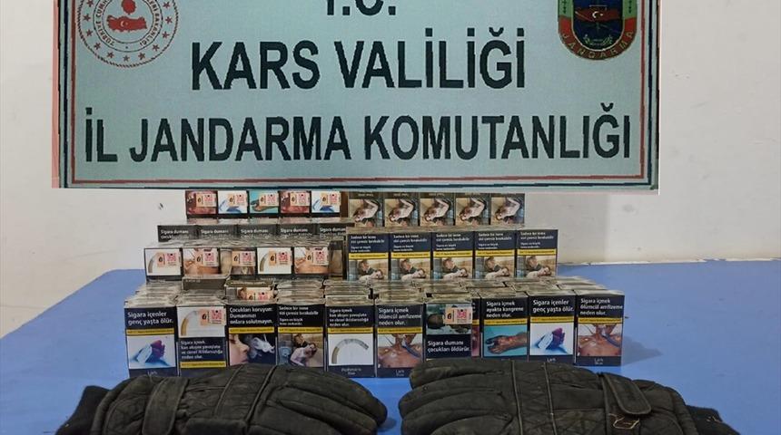 Kars'ta 3 k&ouml;yde eldiven takarak hırsızlık yapan zanlı yakalandı