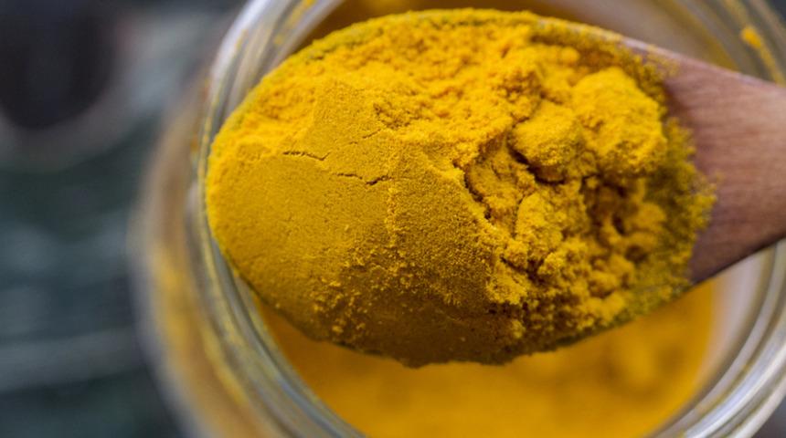 İstenmeyen tüylere elveda deyin! Kıl köklerini zayıflatarak zamanla tüyleri azaltan doğal yöntemler