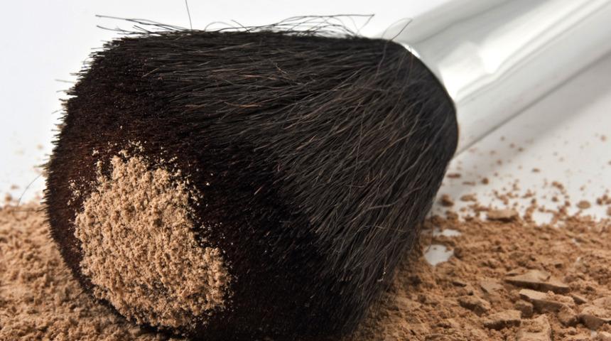 Gün ortasında akıp giden makyaj derdine son! Makyajı çok daha kalıcı hâle getirmenin püf noktaları