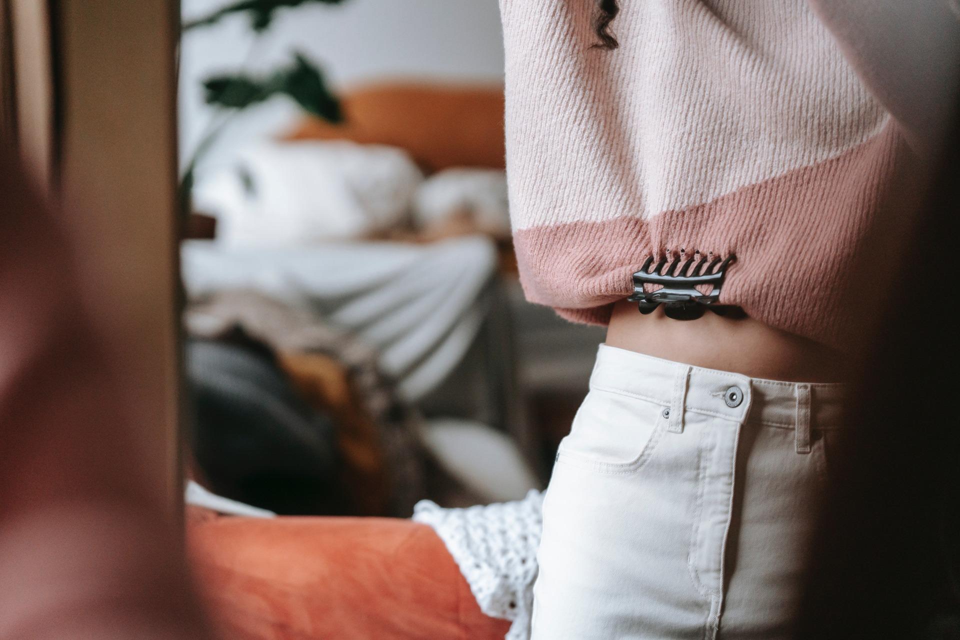 Neden daha önce giymiyorduk ki diyeceğiniz çok şık crop kazak kombinleri