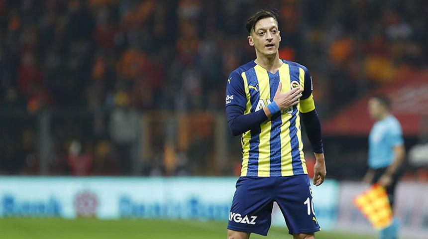 Mesut Özil'den takıma özel konuşma