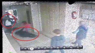 Komşu dehşeti kamerada! 6 yaşındaki kızının önünde bayıltana kadar dövdü