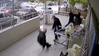 Kahreden olay! 86 yaşındaki adam oğlu ve torunu tarafından darbedildi