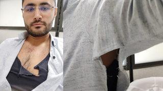 Hastanede dehşet! Randevu sırası dolduğu için oğlu muayene edilmeyince doktoru darbetti