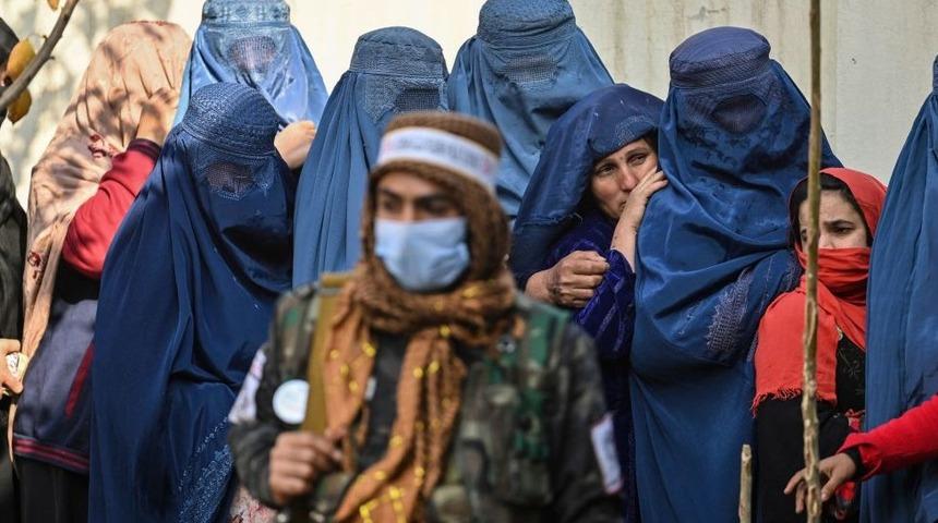 Taliban kararnamesi: Kadınlar m&uuml;lk olarak g&ouml;r&uuml;lemezler, evlilikte rızaları gerek