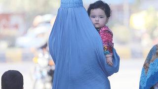 Taliban'dan kadınlarla ilgili kararname: Kadın mal değildir