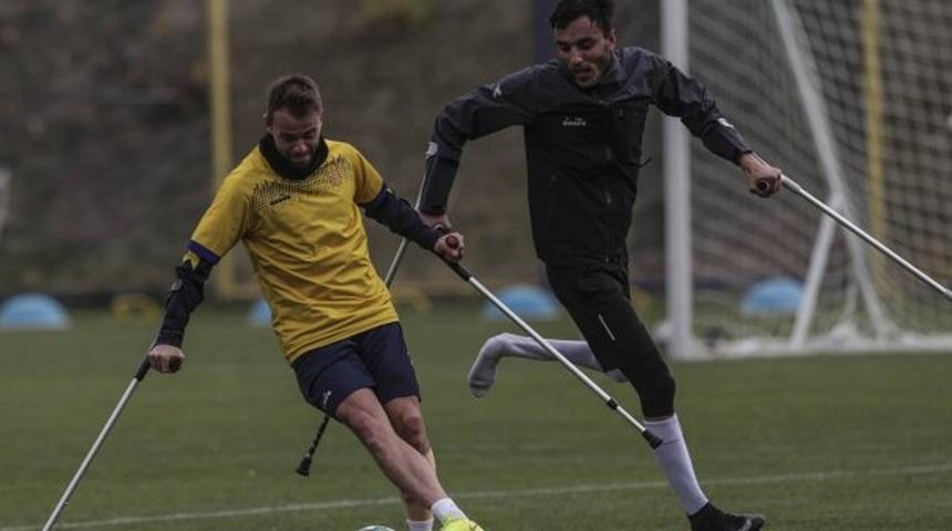 Ankaragücü ile ampute futbolculardan ''farkındalık maçı''