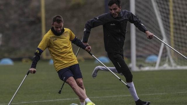 Ankaragücü ile ampute futbolculardan ''farkındalık maçı''