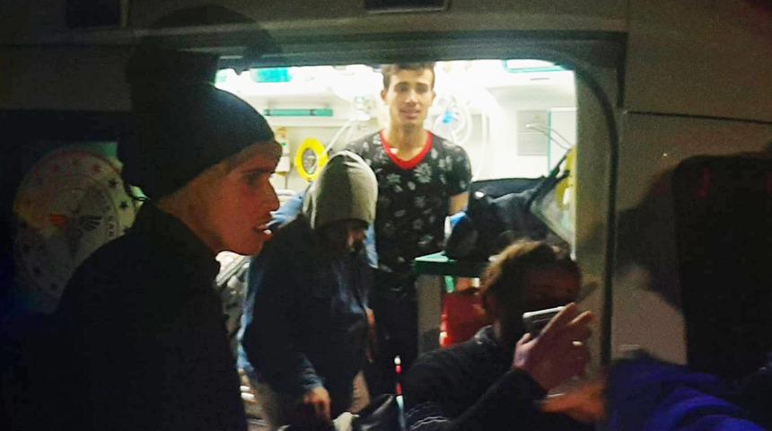 İnsanlık dramı! Kıbrıs'a gitmek için bindikleri tekneden silah zoruyla denize atıldılar