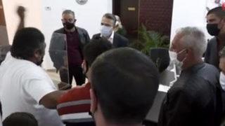 Öfkeli baba Sağlık Bakanlığını bastı