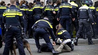 Terör örgütü PKK destekçileri Hollanda’da OPCW binasını bastı: 50 gözaltı