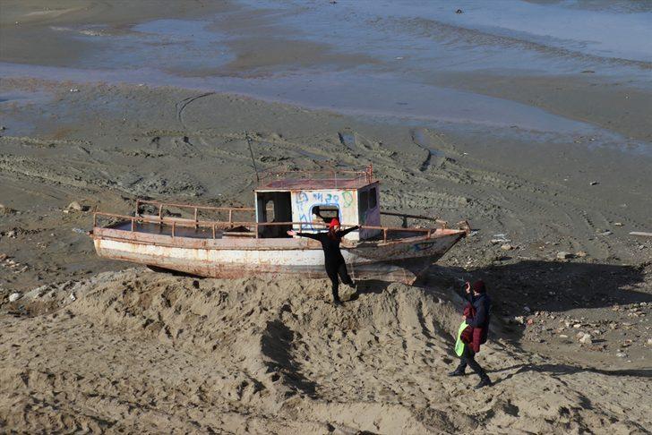 Van Gölü'nden kaldırılan batık teknenin yerine yenisi konuldu G4