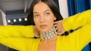 Güzel oyuncu Pınar Deniz'den Yargı pozu! ''Mahşerin 4 tatlısı''