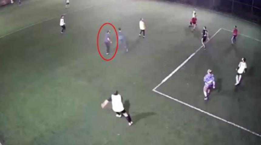 Halı sahada kahreden ölüm! Bir anda yere yığıldı