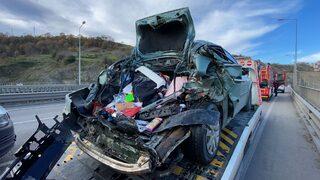 Samsun'da feci kaza! Viyadükte yakıtı biten otomobile tanker çarptı: 1 ölü, 2'si çocuk 3 yaralı