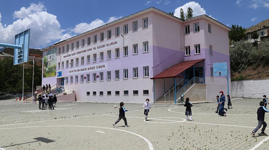 "Okullara su için sayaç takılıyor"