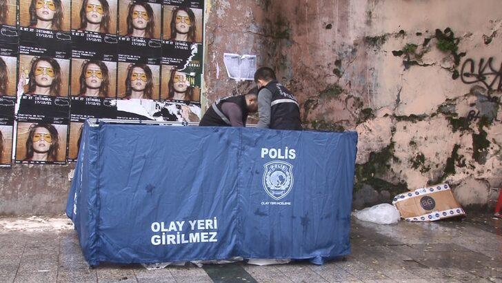 Korkunç görüntü! Beyoğlu'nda cadde ortasında ceset bulundu