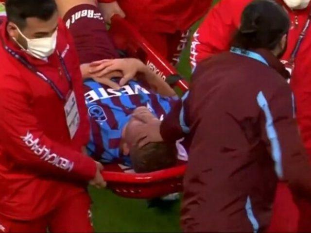 Trabzonspor'a kötü haber! Sedyeyle çıktı