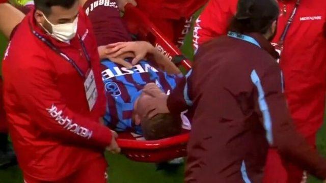 Trabzonspor'a kötü haber! Sedyeyle çıktı