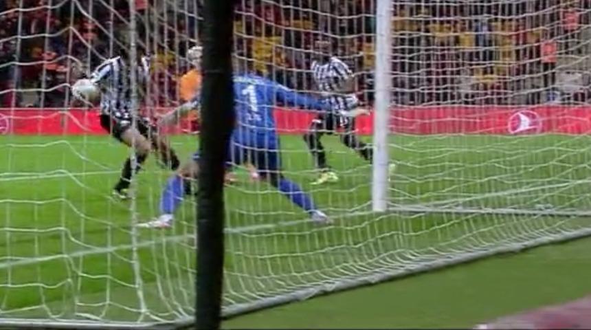 Galatasaray’ın pozisyonu penaltı mı? Top İbrahim Öztürk'ün eline mi dokundu?