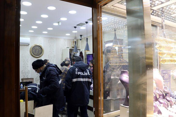 Erzurum'da altın alma bahanesiyle gittiği kuyumcuyu silahla yaraladı G1