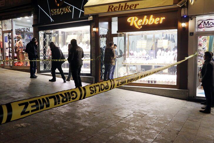 Erzurum'da altın alma bahanesiyle gittiği kuyumcuyu silahla yaraladı G3