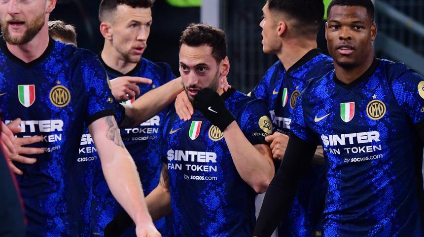 Hakan Çalhanoğlu'dan inanılmaz gol!