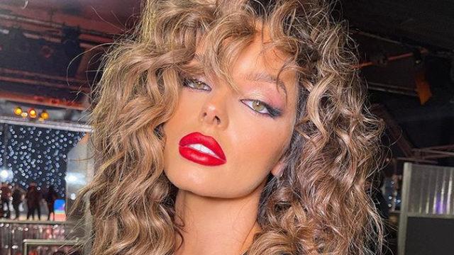 Maura Higgins siyah elbisesinin dekoltesiyle gözleri şaşı etti