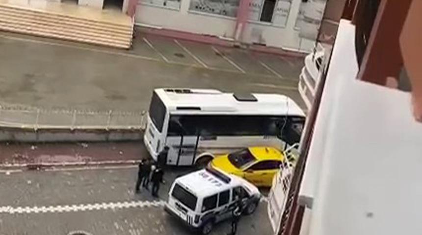 Esenyurt'ta ilgin&ccedil; anlar! Taksici ka&ccedil;tı, polis kovaladı