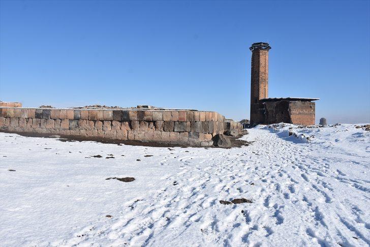 Beyaza bürünen "medeniyetler beşiği" Ani kışın çok sayıda turist çekiyor G5