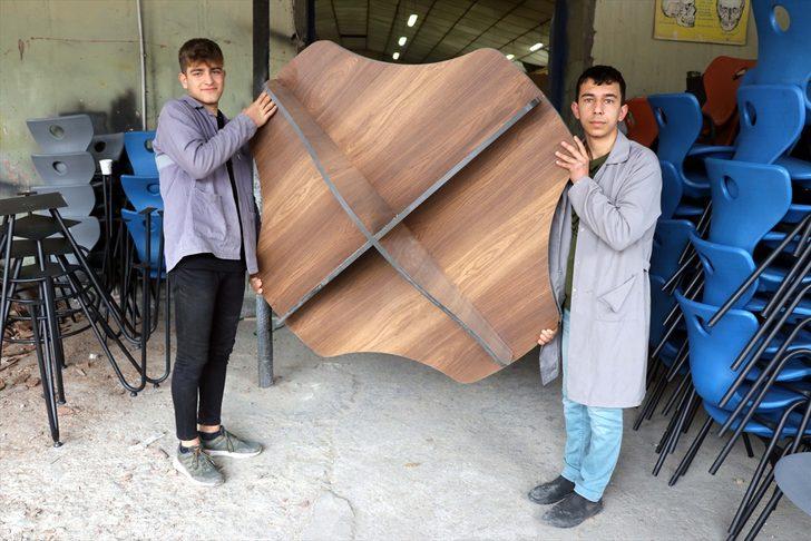 Öğretmen ve öğrenciler kütüphanesi olmayan okullar için seferber oldu G5