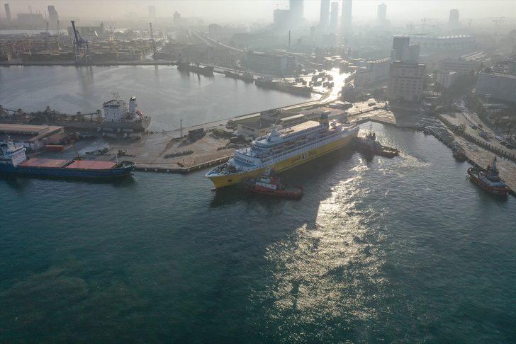 Libya'dan 25 yıl aranın ardından ilk yolcu gemisi İzmir'e ulaştı G1