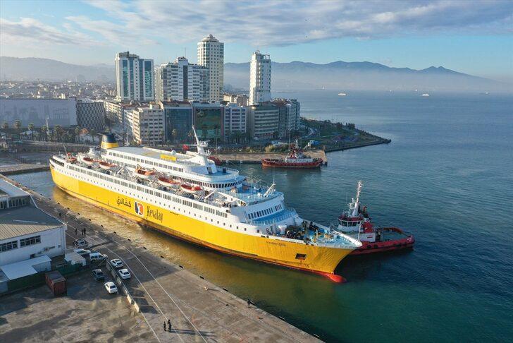 Libya'dan 25 yıl aranın ardından ilk yolcu gemisi İzmir'e ulaştı G3