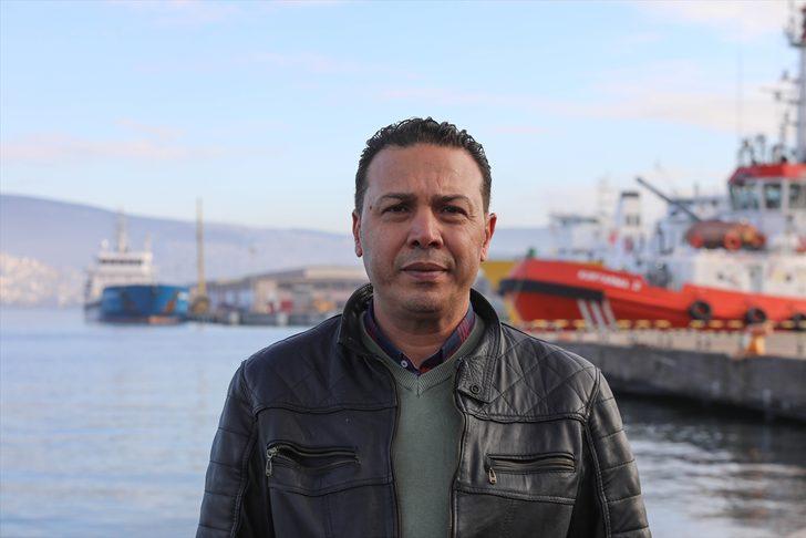 Libya'dan 25 yıl sonra gelen ilk geminin yolcularına lokum ikram edildi G3