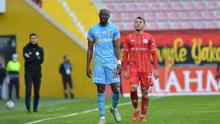 9 kişi kalan Kayserispor'dan tarihi galibiyet!