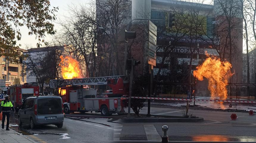 Ankara'da korkutan anlar: Doğalgaz borusu patladı