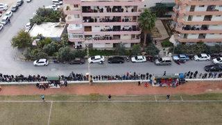 Amatörde olsa futbol aşkı, balkonlar bile doldu