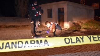 Korkunç! Hem vurdu hem evini ateşe verdi