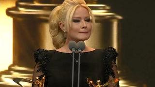 Altın Kelebek'te iki ödül kazanan Müge Anlı gözyaşlarını tutamadı